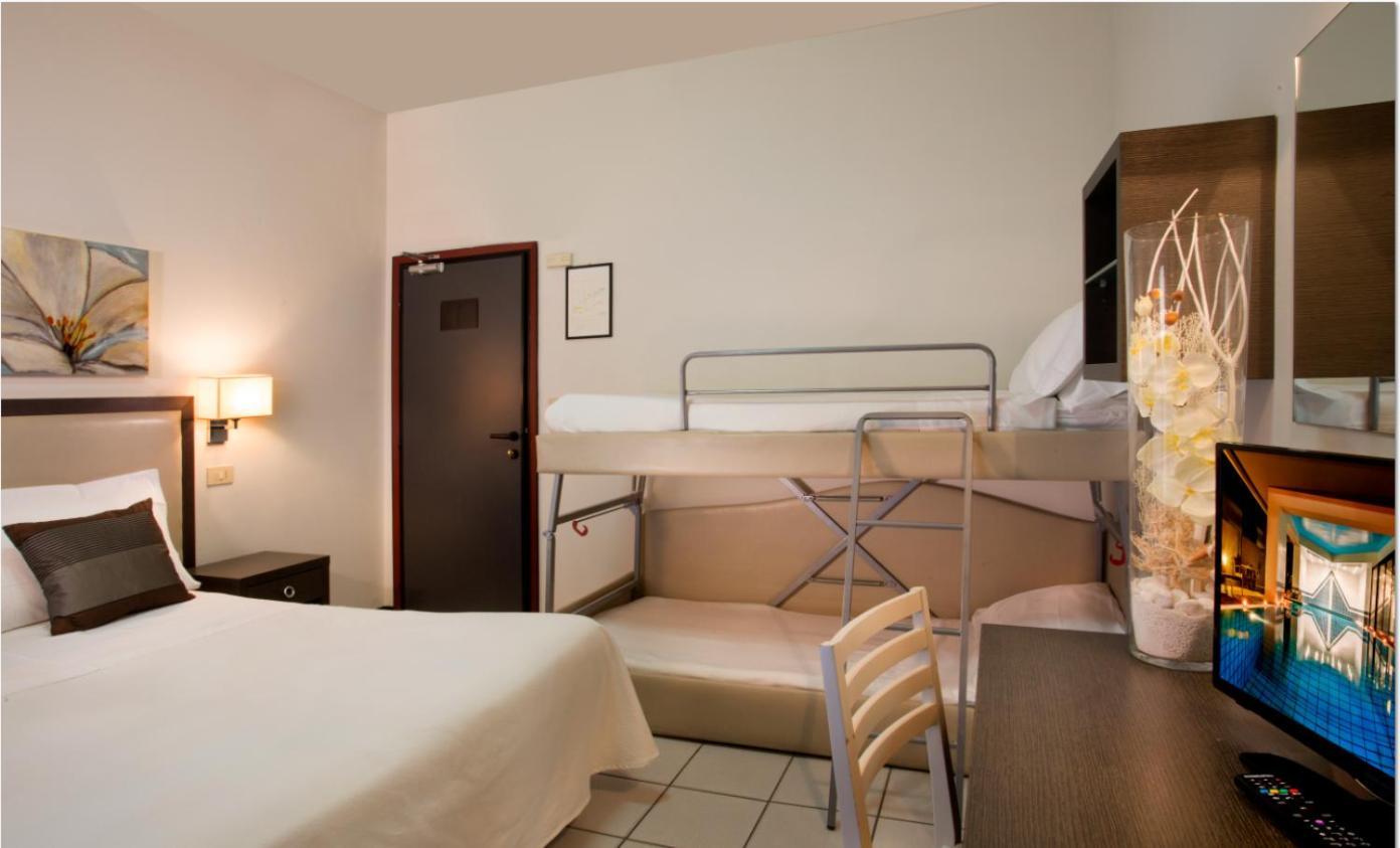 Hotel Ambassador Riccione Dış mekan fotoğraf