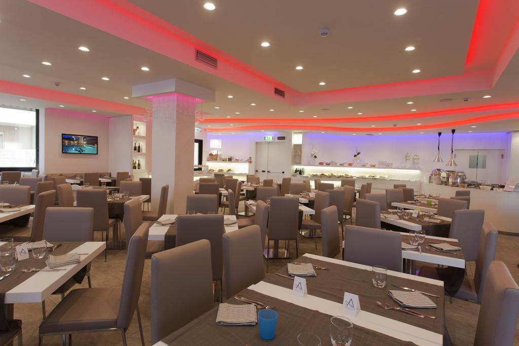 Hotel Ambassador Riccione Dış mekan fotoğraf