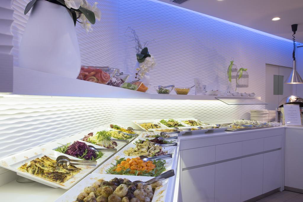 Hotel Ambassador Riccione Dış mekan fotoğraf
