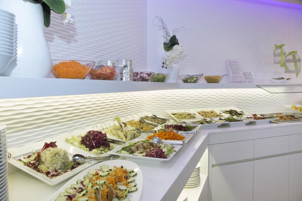 Hotel Ambassador Riccione Dış mekan fotoğraf