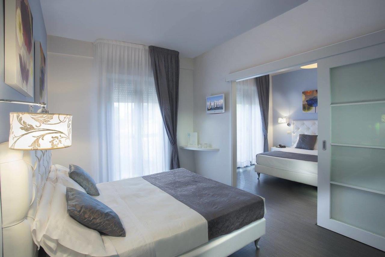 Hotel Ambassador Riccione Dış mekan fotoğraf