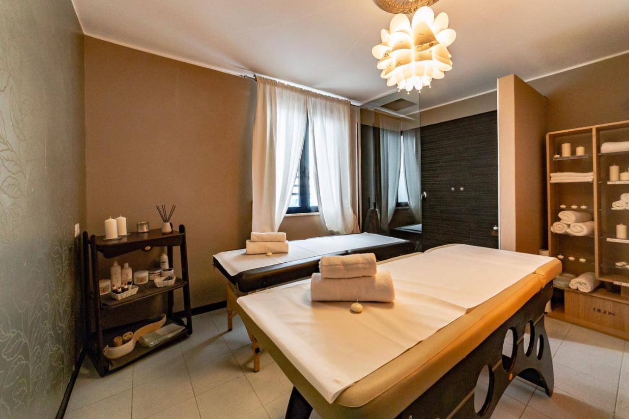 Hotel Ambassador Riccione Dış mekan fotoğraf