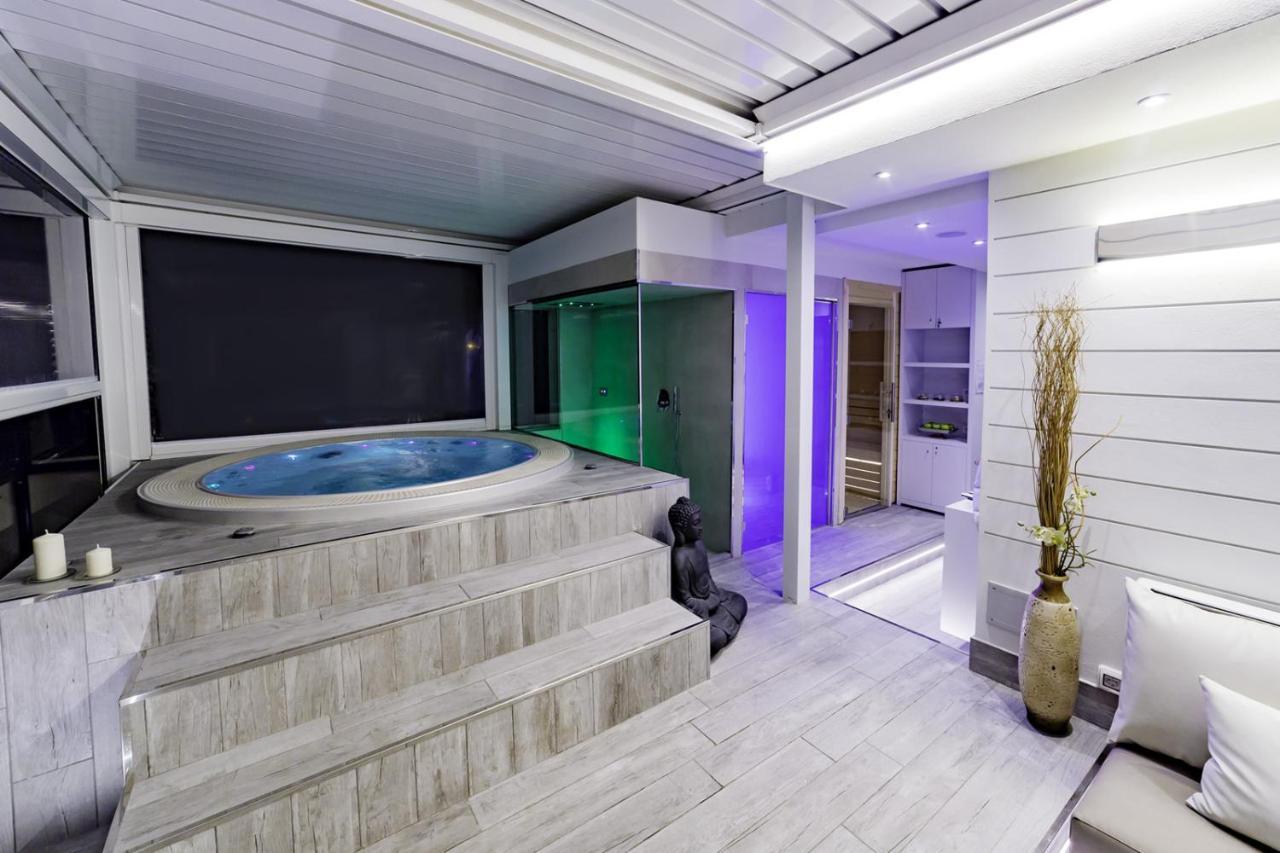 Hotel Ambassador Riccione Dış mekan fotoğraf